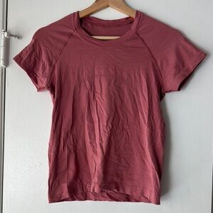 Lululemon. Women's Mauve Short Sleeve Top